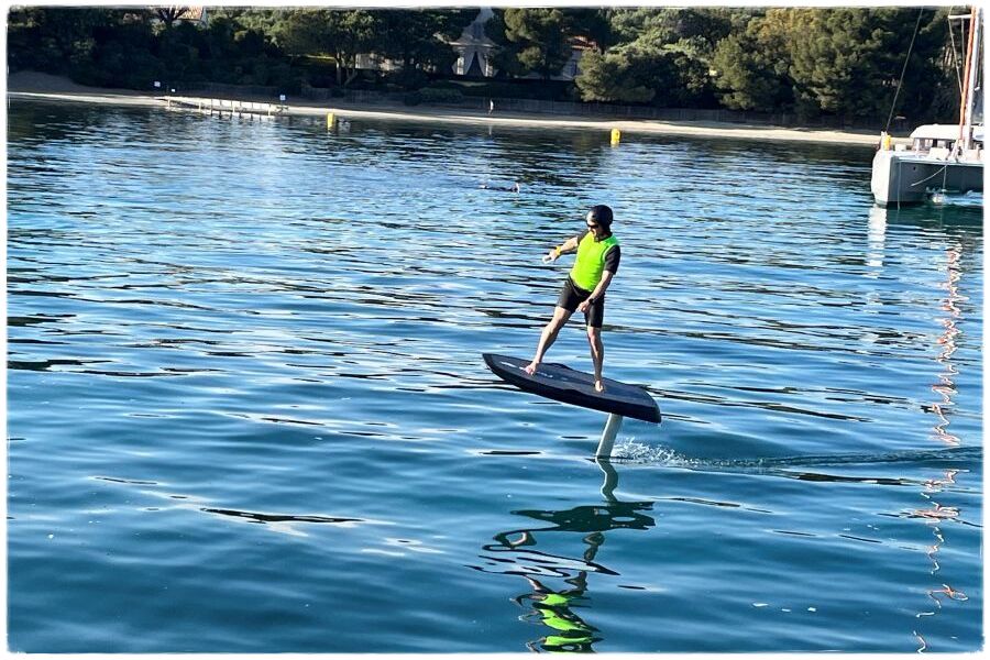 Efoil-croisiere-catamaran-Porquerolles - redim + cadre