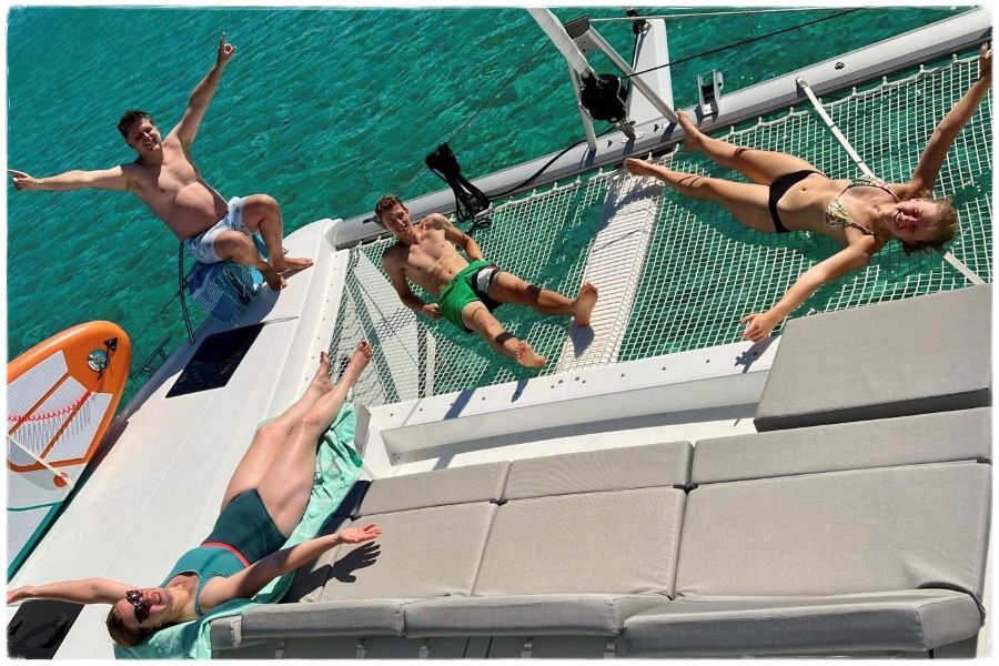Famille-filet-catamaran-evasion-croisiere-corse - redim + cadre