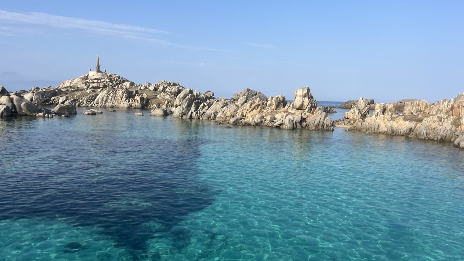Mouillage aux Lavezzi en catamaran